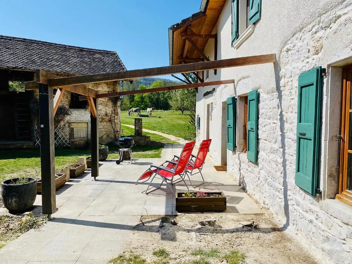 Les Villas Du Domaine De Suzel Vignieu Hotel